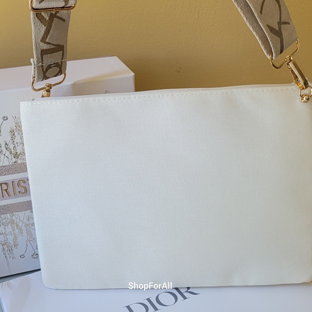 - Dior - Picture 11 of 11